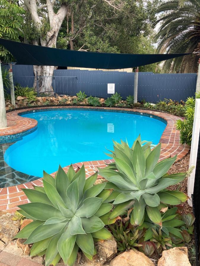 Endeavour Inn Emu Park Екстериор снимка