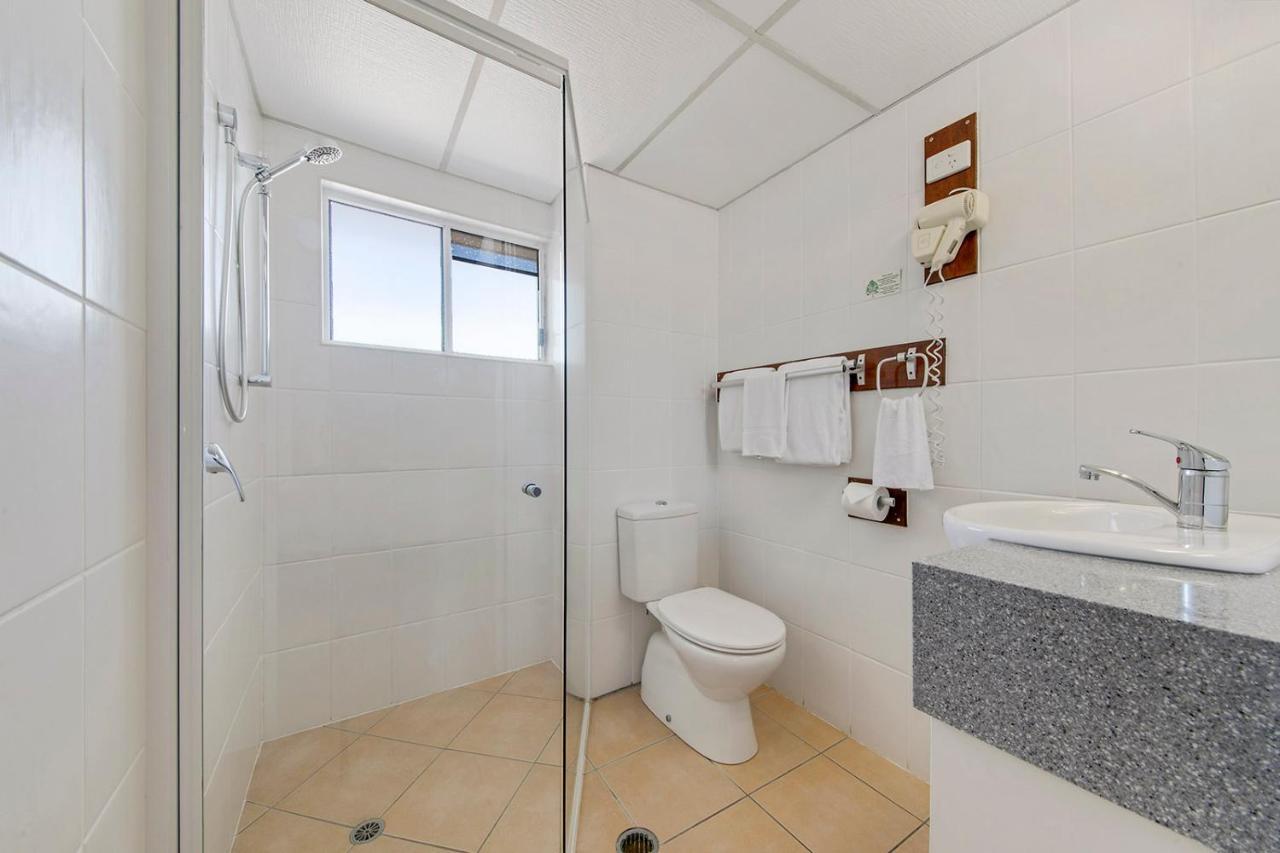 Endeavour Inn Emu Park Екстериор снимка