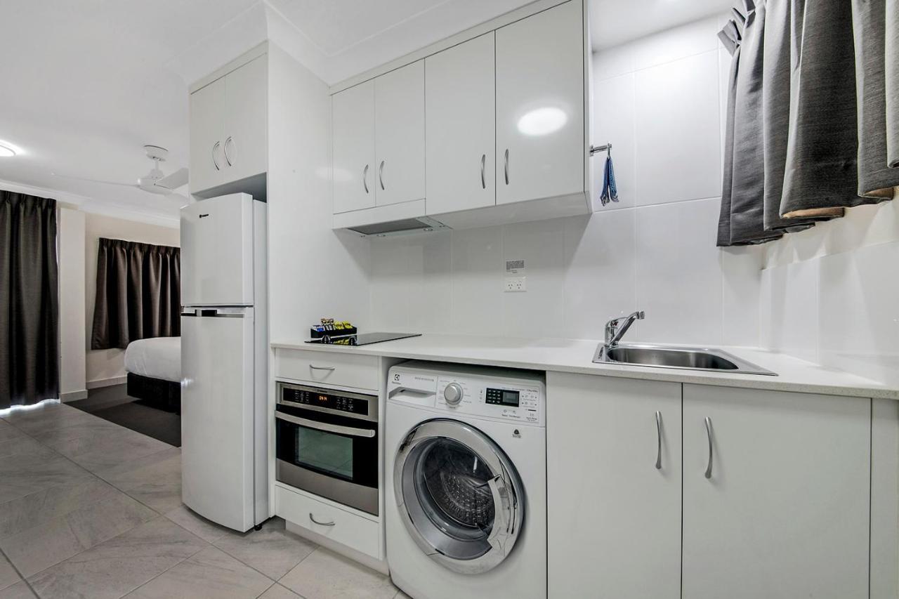 Endeavour Inn Emu Park Екстериор снимка