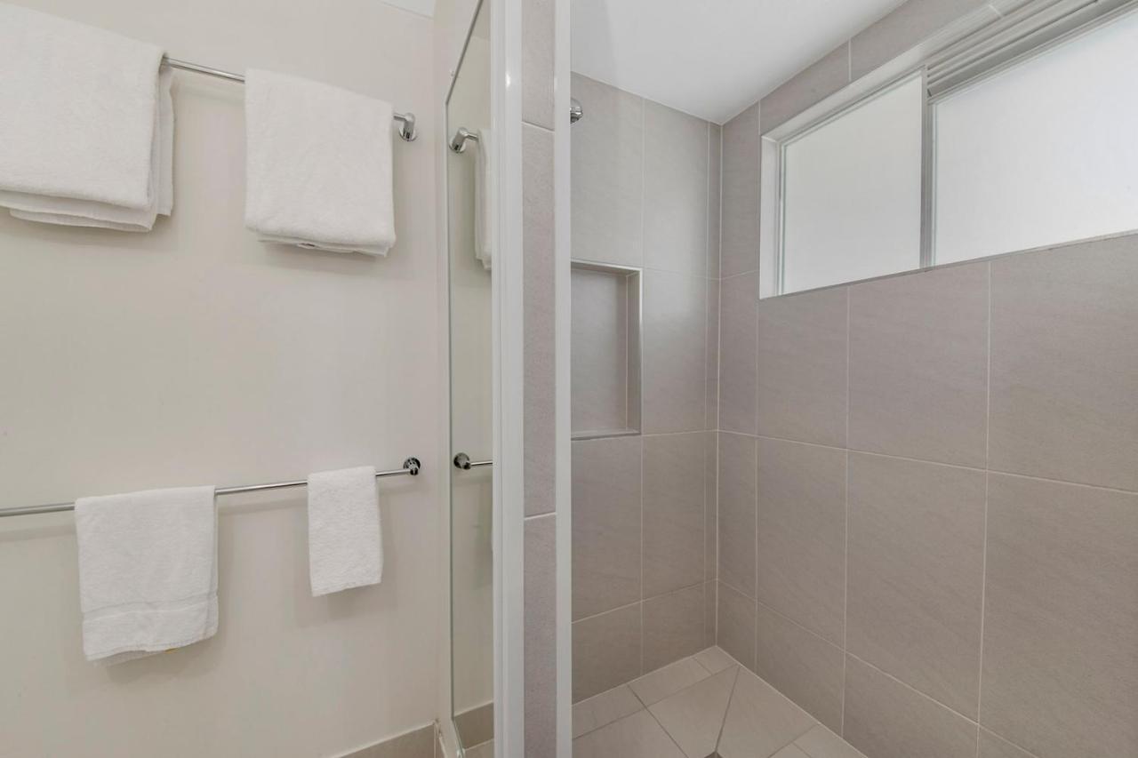 Endeavour Inn Emu Park Екстериор снимка