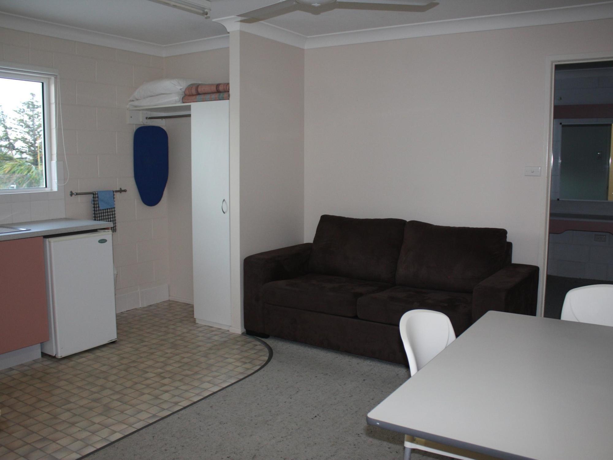 Endeavour Inn Emu Park Екстериор снимка