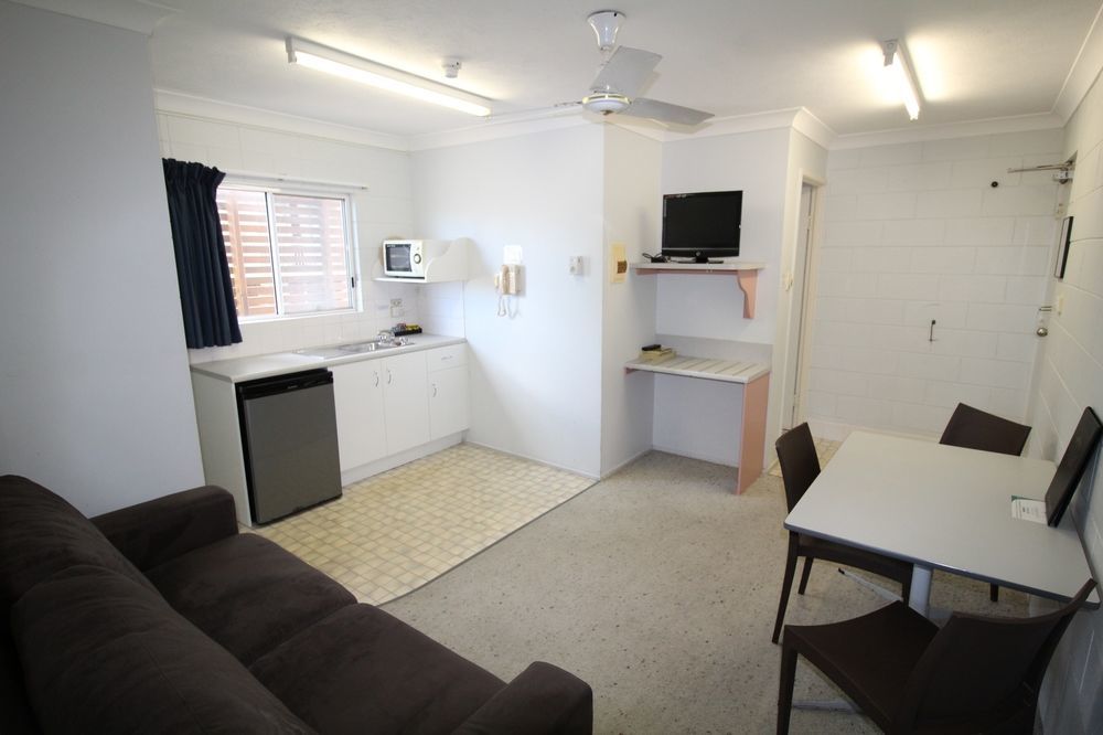 Endeavour Inn Emu Park Екстериор снимка
