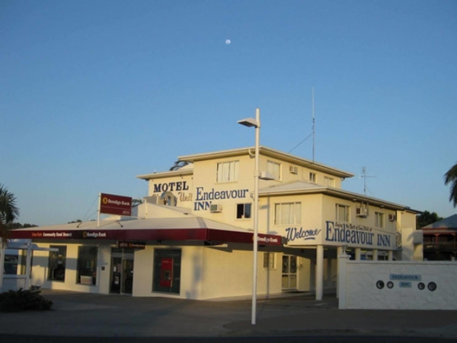Endeavour Inn Emu Park Екстериор снимка