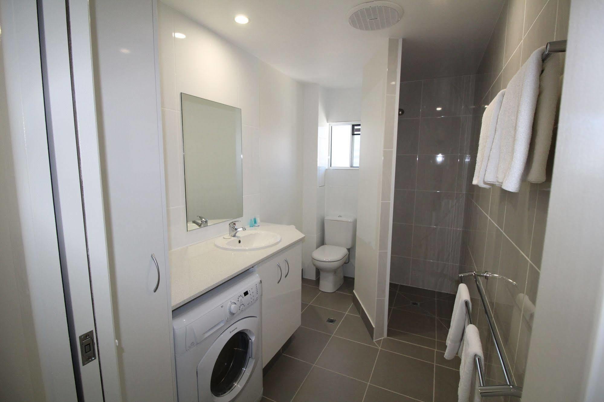 Endeavour Inn Emu Park Екстериор снимка