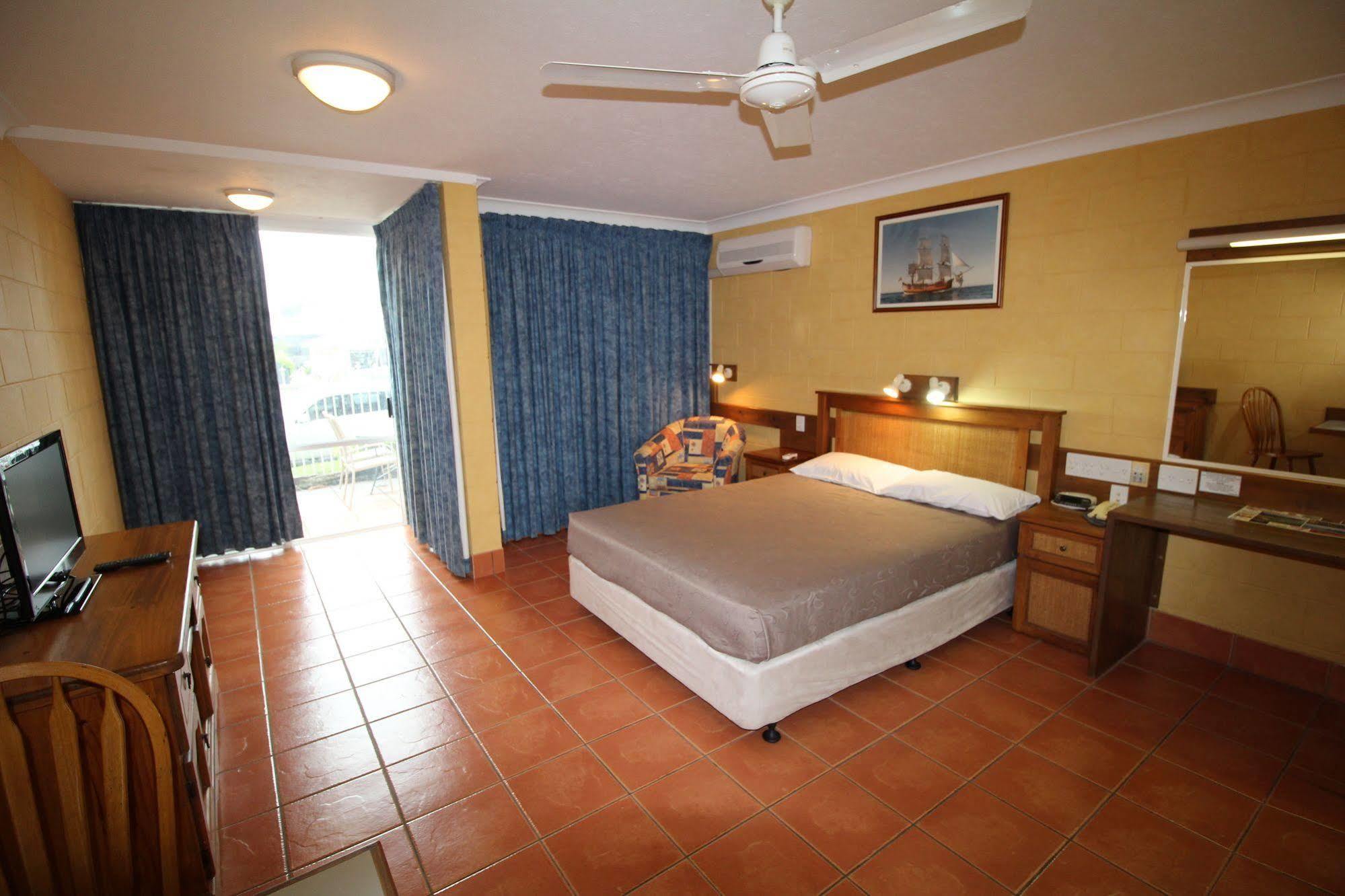 Endeavour Inn Emu Park Екстериор снимка