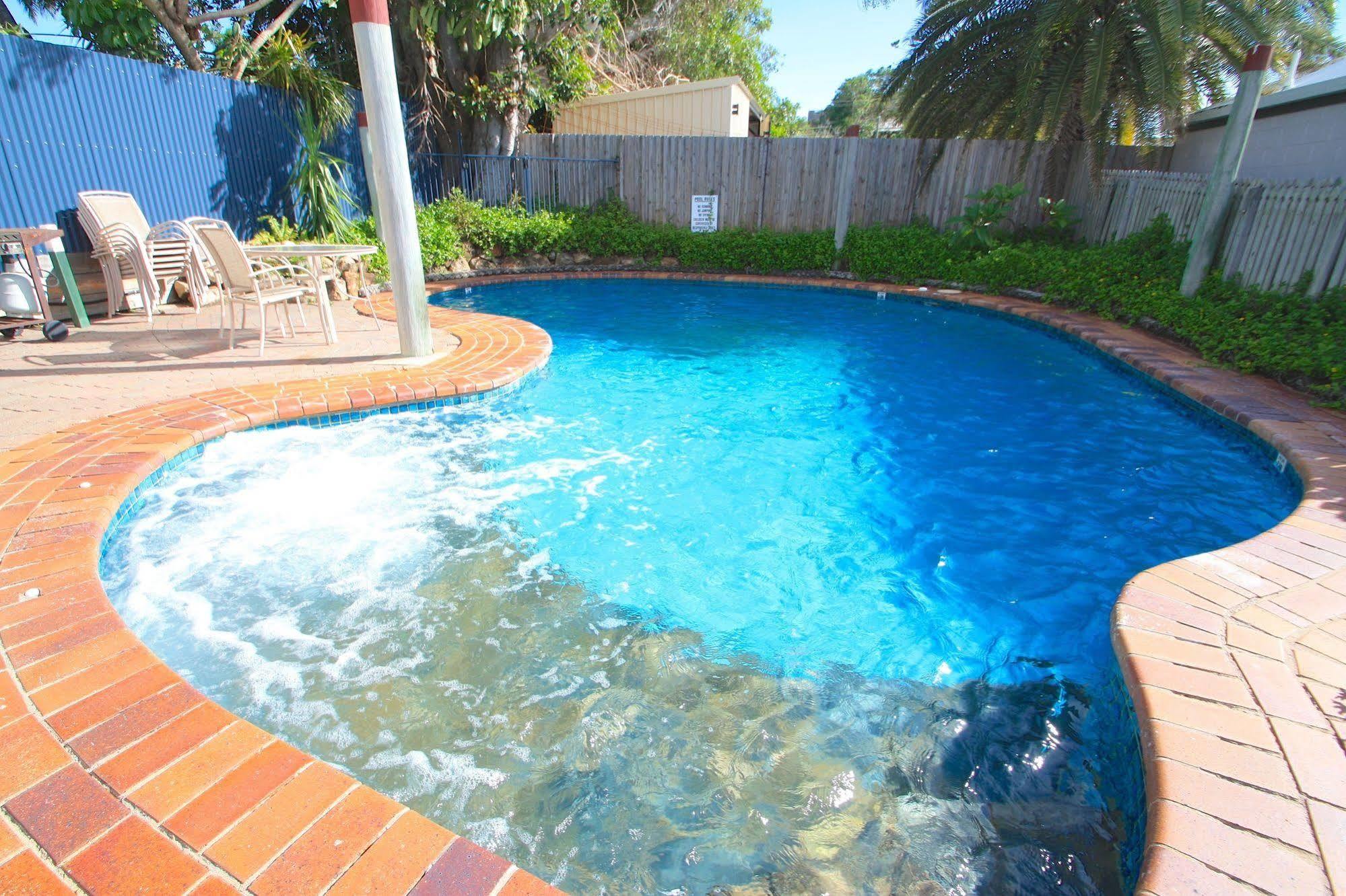 Endeavour Inn Emu Park Екстериор снимка